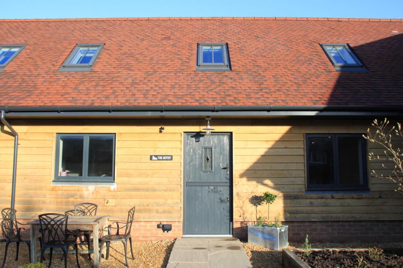 Charming And Luxury Retreats On Our Farm Villa Billingshurst Exterior photo