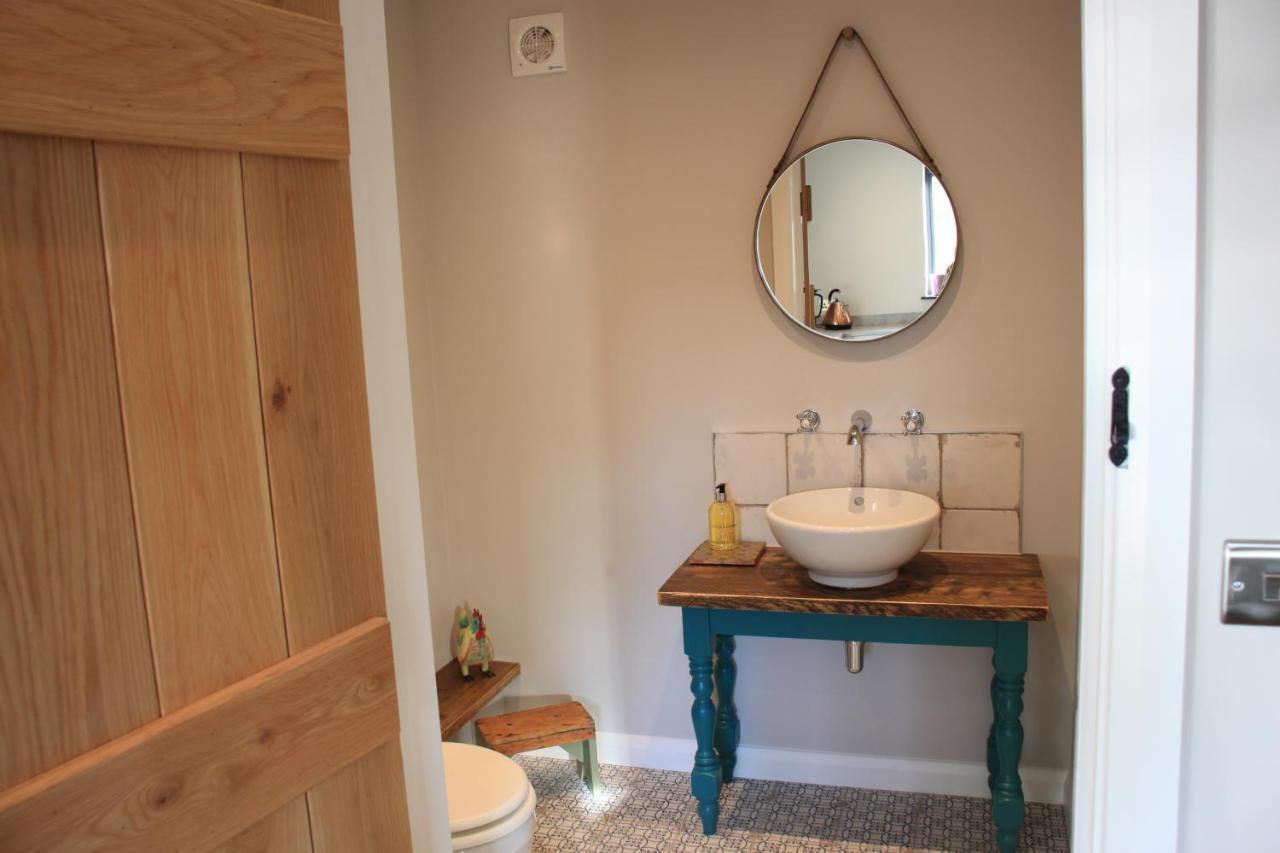 Charming And Luxury Retreats On Our Farm Villa Billingshurst Exterior photo